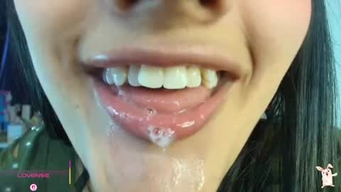 hinata online show from 15, 4, 2026