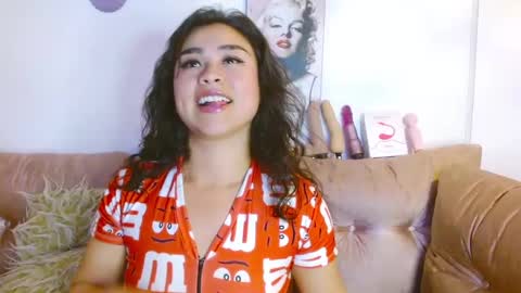 Snapshot of hinataleecs chatting on 5, 1, 2025 hinata lee online show from 5, 1, 2025