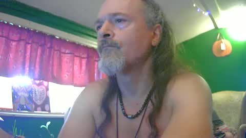 hippiedad333 online show from 10, 6, 2026