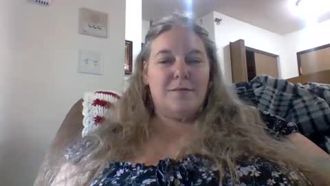 hippysnewhere online show from 16, 5, 2026