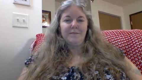 hippysnewhere online show from 9, 6, 2026