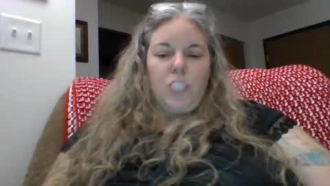 hippysnewhere online show from 12, 6, 2026