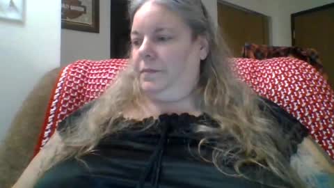 hippysnewhere online show from 13, 6, 2026