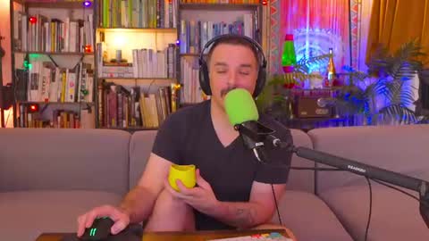 HipsterTrash Clark one half of Task Manager online show from 25, 6, 2026