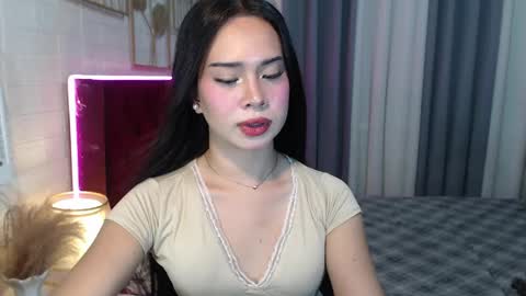 hoelymolly online show from 21, 4, 2026