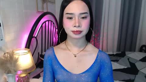Snapshot of hoelymolly chatting on 20, 5, 2026 hoelymolly online show from 20, 5, 2026