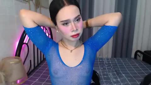 Snapshot of hoelymolly chatting on 8, 6, 2026 hoelymolly online show from 8, 6, 2026