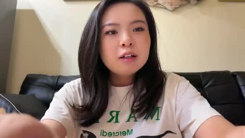 Snapshot of hola_sunflower chatting on 5, 6, 2026 amy online show from 5, 6, 2026