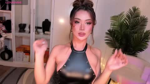 Ms. Laura online show from 12, 1, 2025