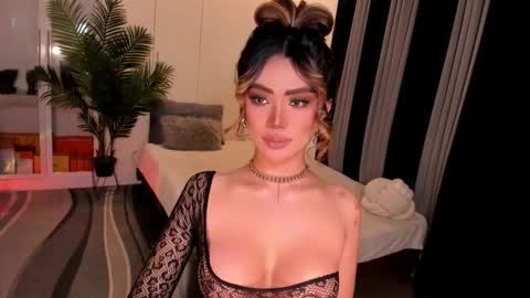 Ms. Laura online show from 28, 11, 2025