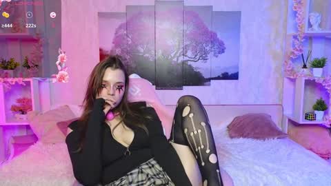 Snapshot of hollisbelch chatting on 5, 12, 2024 Lux online show from 5, 12, 2024