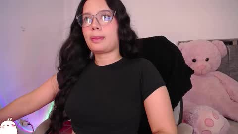 Snapshot of holly_16 chatting on 6, 10, 2025 holly_16 online show from 6, 10, 2025