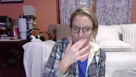 holly_bourbon online show from 16, 10, 2025