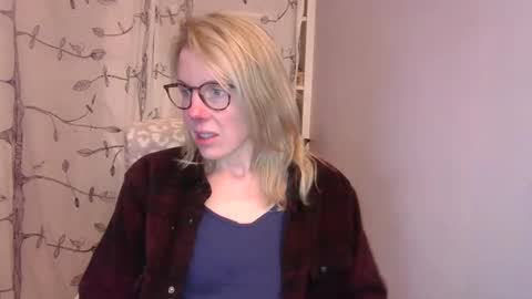 holly_bourbon online show from 14, 11, 2025