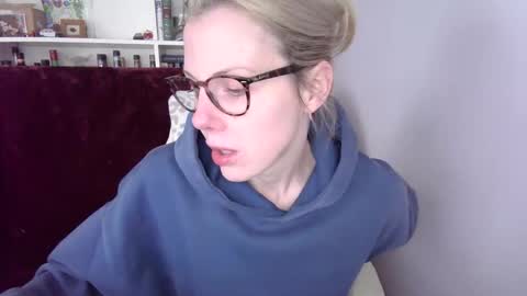 holly_bourbon online show from 19, 3, 2026