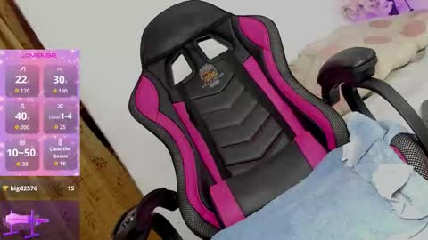   online show from 15, 10, 2025