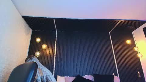 April online show from 10, 9, 2025