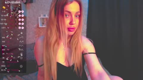 Snapshot of holly_molly8 chatting on 16, 1, 2025 holly_molly8 online show from 16, 1, 2025