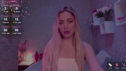 Snapshot of holly_molly8 chatting on 12, 10, 2025 holly_molly8 online show from 12, 10, 2025