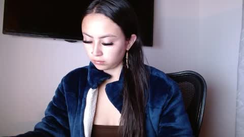 Snapshot of holly_rose69 chatting on 8, 5, 2026 Holly online show from 8, 5, 2026