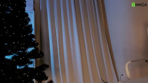 hollyextra online show from 24, 12, 2024