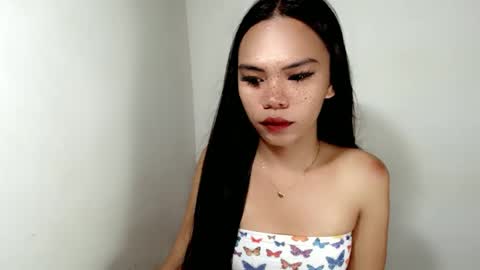 Snapshot of hollyhalo chatting on 30, 10, 2025 hollyhalo online show from 30, 10, 2025