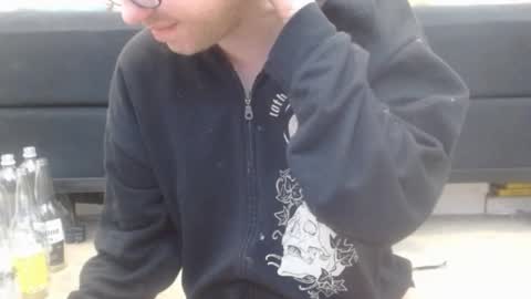 Holly Hawkes online show from 27, 2, 2025