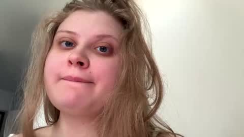 Snapshot of hollykira chatting on 21, 6, 2026 hollykira online show from 21, 6, 2026