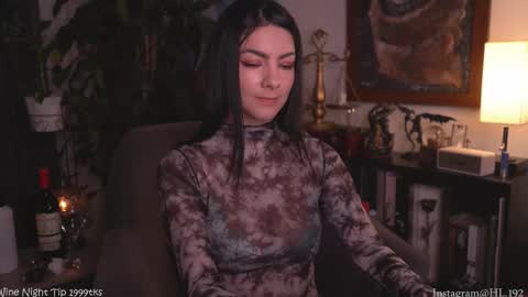 Holly Linder online show from 8, 11, 2025