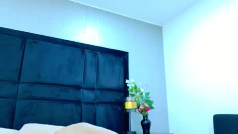 Holly online show from 10, 6, 2026