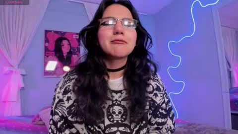 Snapshot of hollypeach_ chatting on 10, 1, 2026 hollypeach_ online show from 10, 1, 2026