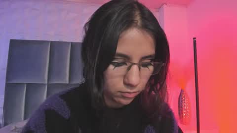 Snapshot of hollypeach_ chatting on 22, 2, 2026 hollypeach_ online show from 22, 2, 2026