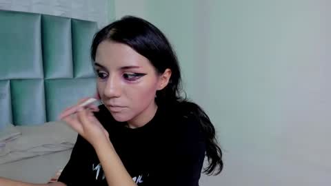 hollypeach_ online show from 30, 4, 2026