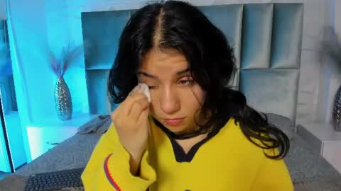 hollypeach_ online show from 21, 7, 2026