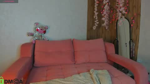 Snapshot of hollyray_ chatting on 6, 4, 2026 Holly online show from 6, 4, 2026