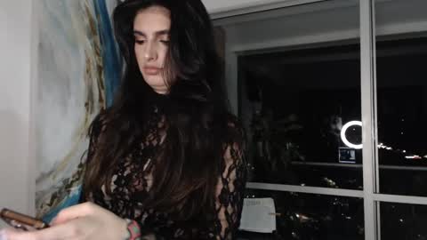 hollyshit_ online show from 1, 2, 2025