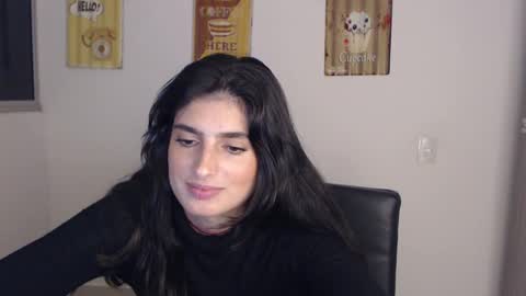 hollyshit_ online show from 19, 2, 2025