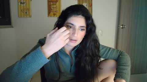 hollyshit_ online show from 12, 6, 2026