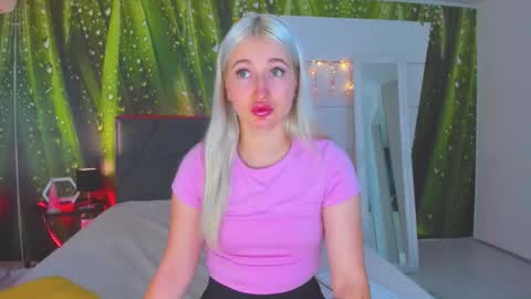 HollyTaillor online show from 6, 10, 2025