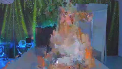 HollyTaillor online show from 18, 10, 2025