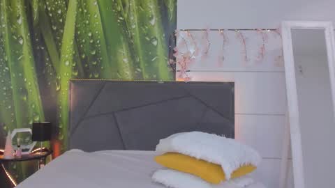 HollyTaillor online show from 8, 2, 2026