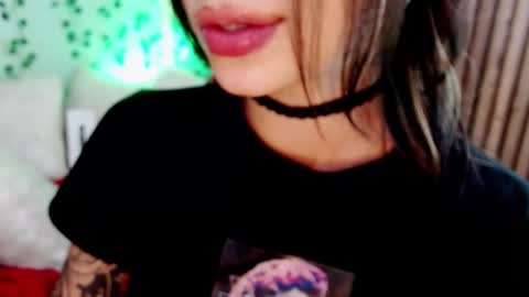 holly online show from 2, 1, 2025