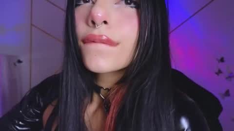 holly online show from 9, 10, 2025