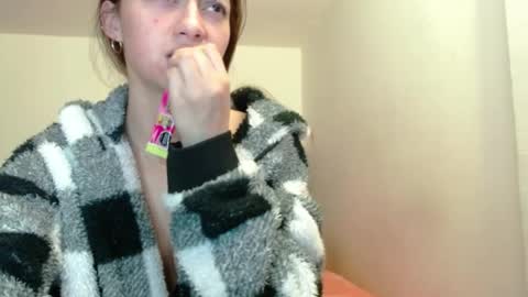 Juli online show from 2, 4, 2026