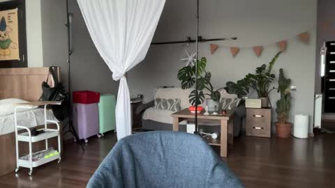 dori not holy get my tg channel with link from description under last photo online show from 25, 4, 2026