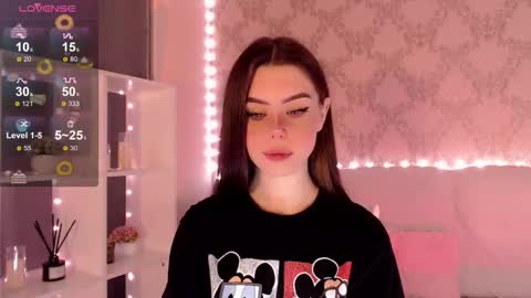 Mia online show from 3, 10, 2025