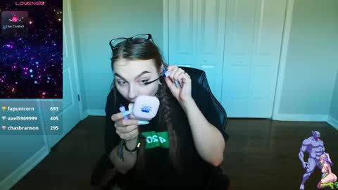 Snapshot of holyweed420 chatting on 7, 1, 2025 Viktoria online show from 7, 1, 2025