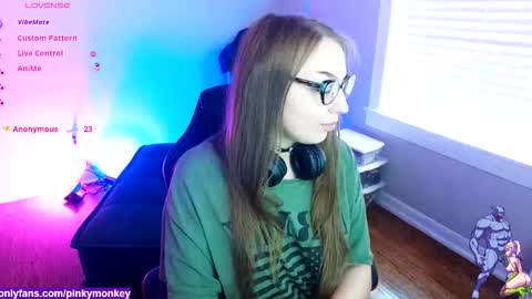 Snapshot of holyweed420 chatting on 12, 11, 2025 Viktoria online show from 12, 11, 2025