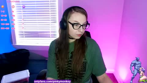 Snapshot of holyweed420 chatting on 15, 11, 2025 Viktoria online show from 15, 11, 2025