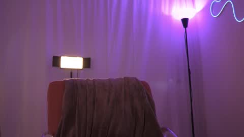 honeeeey_ online show from 20, 11, 2025